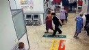 Tuvalette dünyaya getirdi, çöp kutusuna attı!