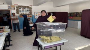 Üç ilde sandıklar kuruldu: Oy verme işlemi başladı