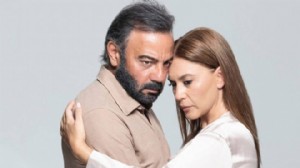 Ünlü çift ayrıldı: Tiyatro oyunları iptal oldu