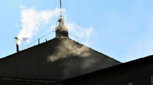 Vatikan'da beyaz duman: Yeni Papa seçildi