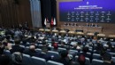 Ve Yıldız AK Parti rozeti takmak için salondaki yerini aldı!