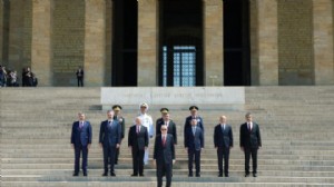 Yüksek Askeri Şura üyeleri Anıtkabir'i ziyaret etti