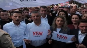 YENİ Partililer tutuklu başkanlar için yürüdü