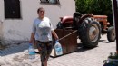 Yakaköy'de mahalleli kalıcı çözüm bekliyor