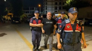 Yönetmen Ezel Akay ve kardeşi gözaltına alındı