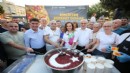 Karşıyaka'da aşurenin bereketi paylaşıldı